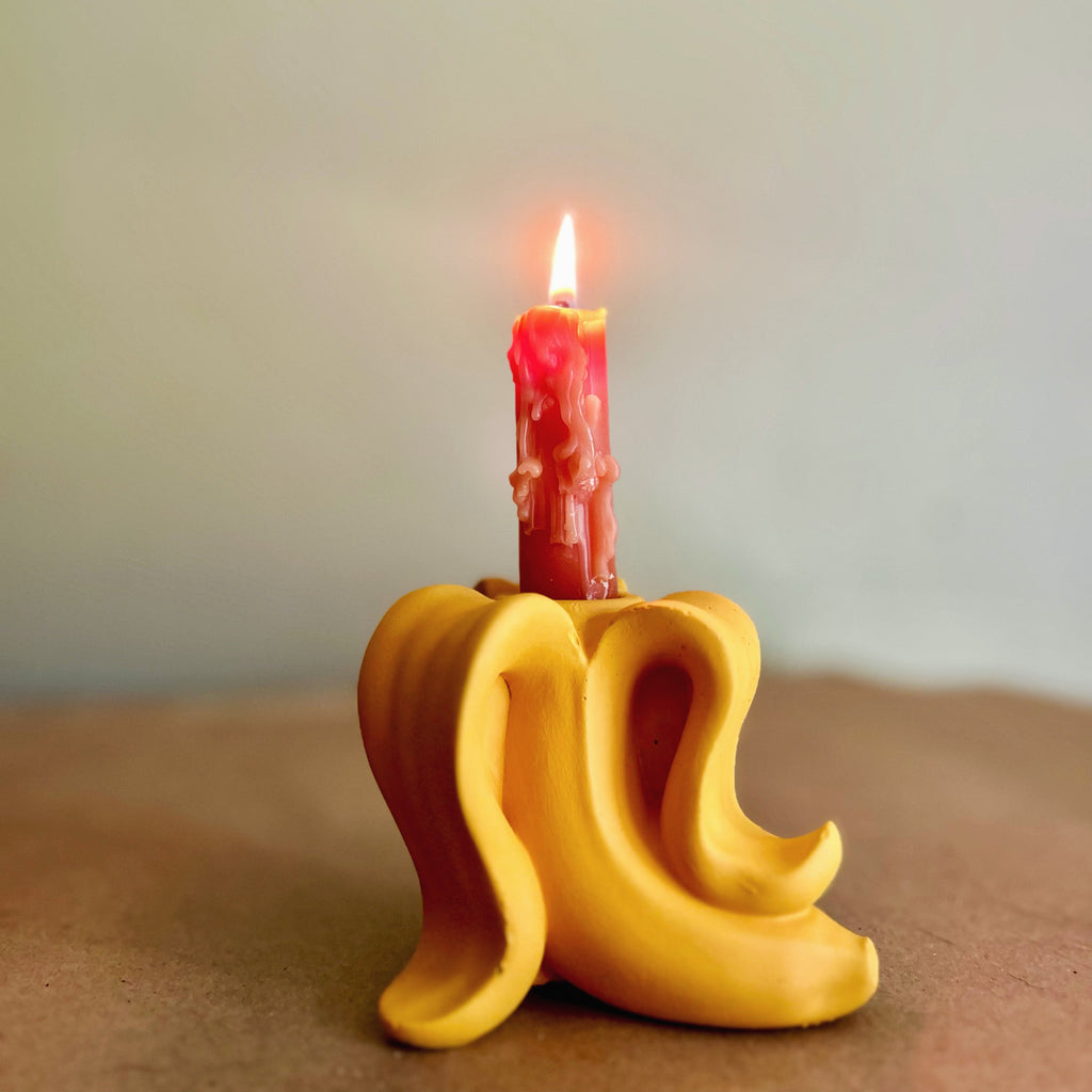 Two yellow bananas for Hannah