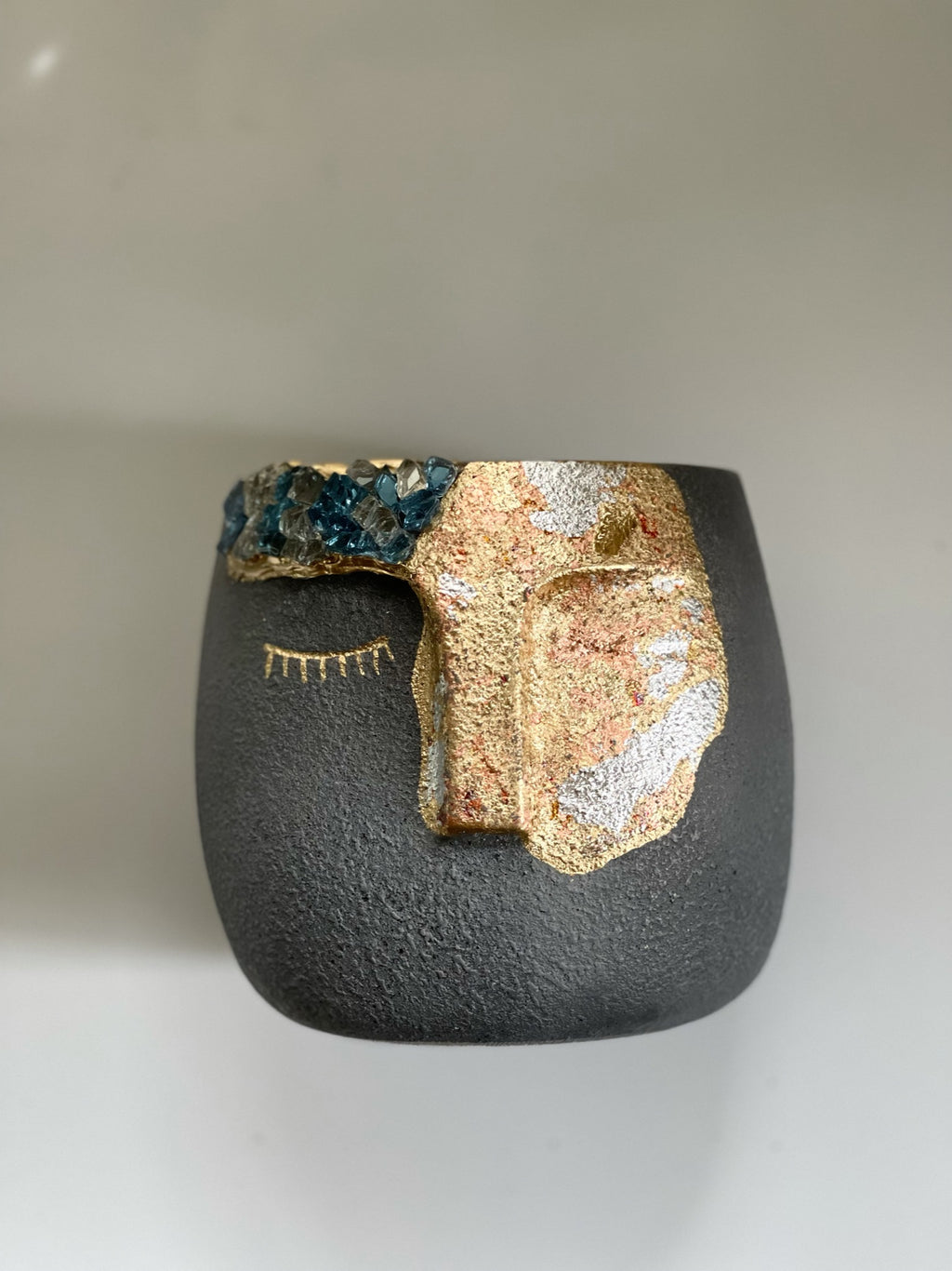 Charcoal Gray Queen Carla Geode Planter