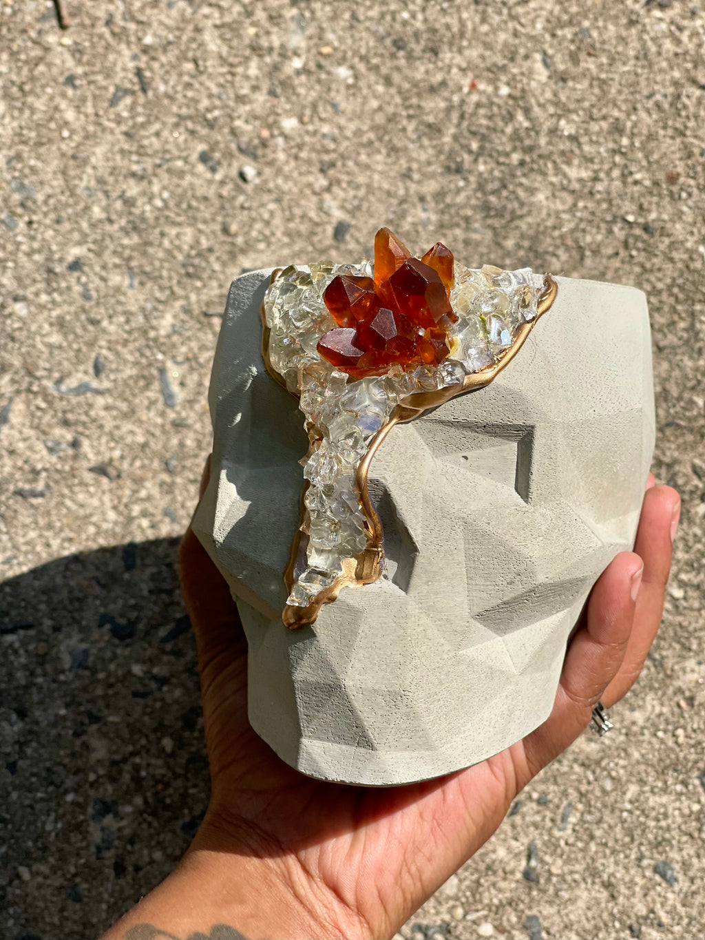 Geode Victor stone white amber geode