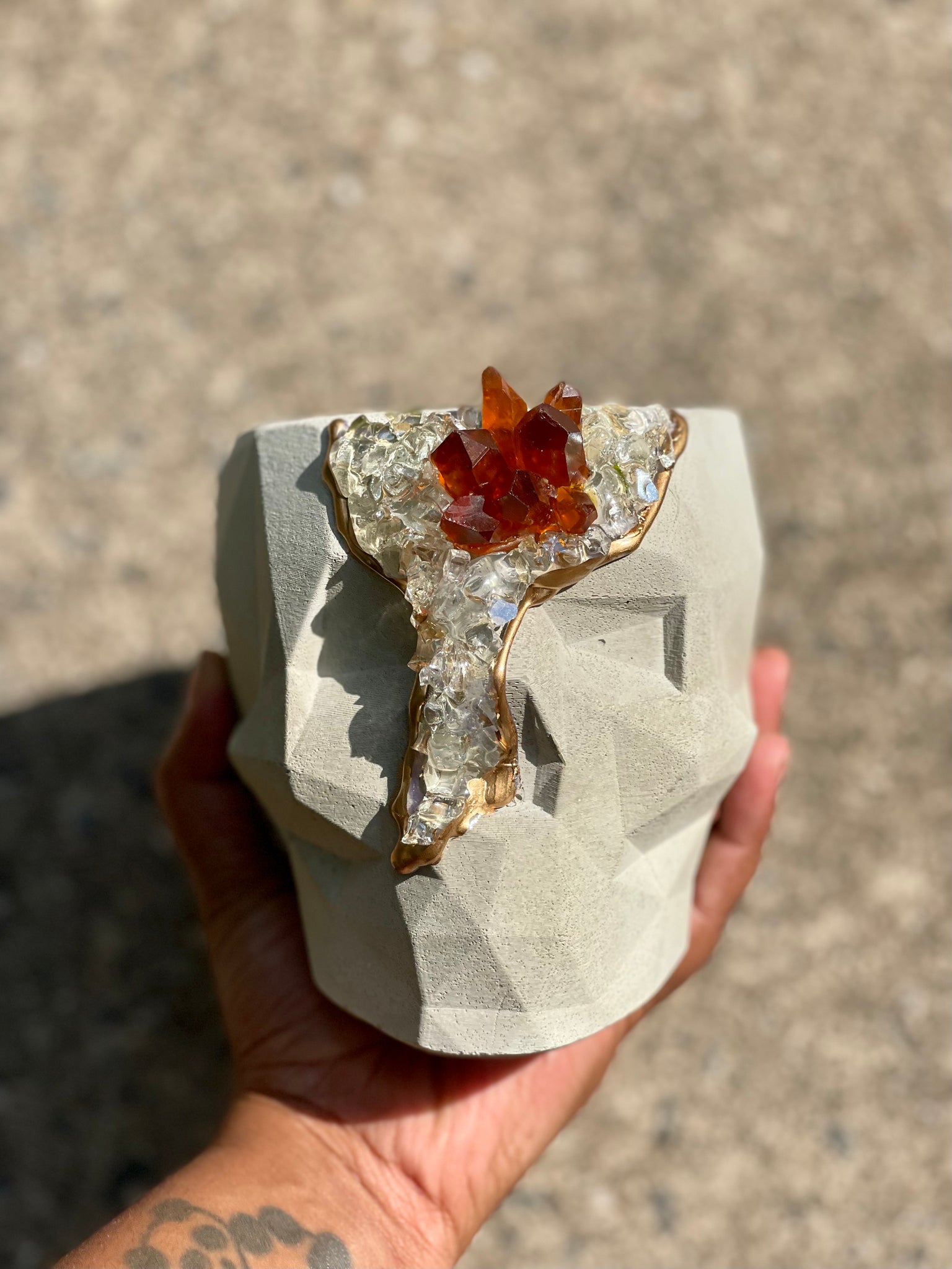 Geode Victor stone white amber geode