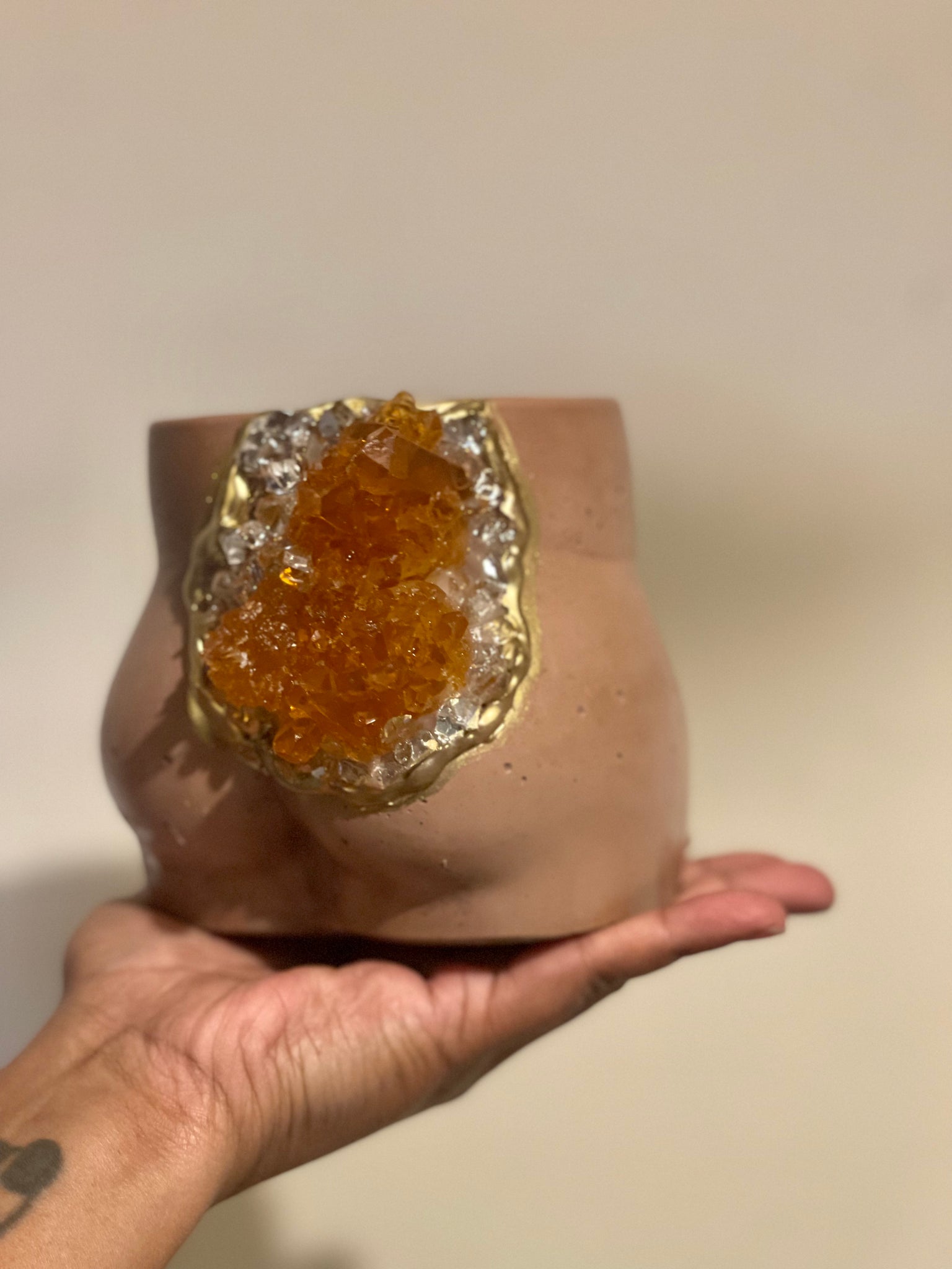 Brown geode booty